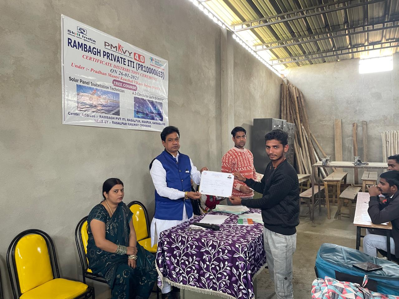 Certificate Distribution Photo 7